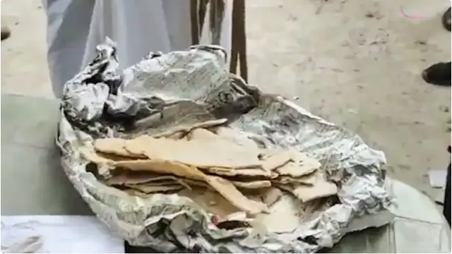 କୋର୍ଟ ଭିତରେ ବିଚାରପତିଙ୍କୁ ରୁଟି ଦେଖାଇଲା କଏଦୀ, କହିଲା ଏଭଳି ଖାଦ୍ୟ ପଶୁ ବି ଖାଇବେନି…