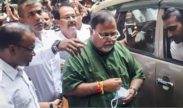 ନିଜେ ଗାଧୋଇପାରୁନାହାନ୍ତି କି ପୋଷାକ ପିନ୍ଧିପାରୁନାହାନ୍ତି ପାର୍ଥ: ତାଙ୍କର ଦାୟିତ୍ୱ ନେଇ ଝାଳନାଳ ହେଲାଣି ଇଡି