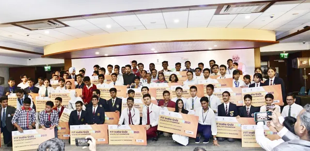 ରାଜ୍ୟସ୍ତରୀୟ ଫିଟ୍‌ ଇଣ୍ଡିଆ କ୍ବିଜ୍‌ ବିଜେତାଙ୍କୁ ପୁରସ୍କୃତ କଲେ କେନ୍ଦ୍ର କ୍ରୀଡ଼ାମନ୍ତ୍ରୀ