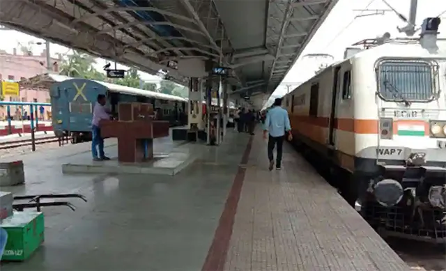 ରାଜନୈତିକ ଦଳ ନାମରେ ‌ଷ୍ଟେସନ୍‌!