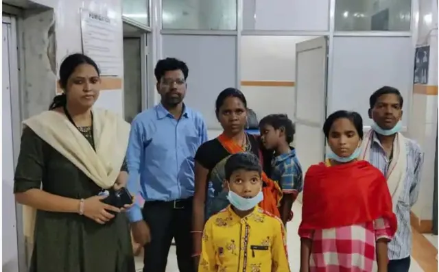 ଜିଲ୍ଲାପାଳ ହେବ ତ ଏମିତି: ମାତ୍ର ଦୁଇ ଘଣ୍ଟାରେ ଦିବ୍ୟାଙ୍ଗ ପିଲାମାନଙ୍କୁ ଯୋଗାଇଦେଲେ ଦିବ୍ୟାଙ୍ଗ ସାର୍ଟିଫିକେଟ ସହ ଆୟୁଷ୍ମାନ କାର୍ଡ