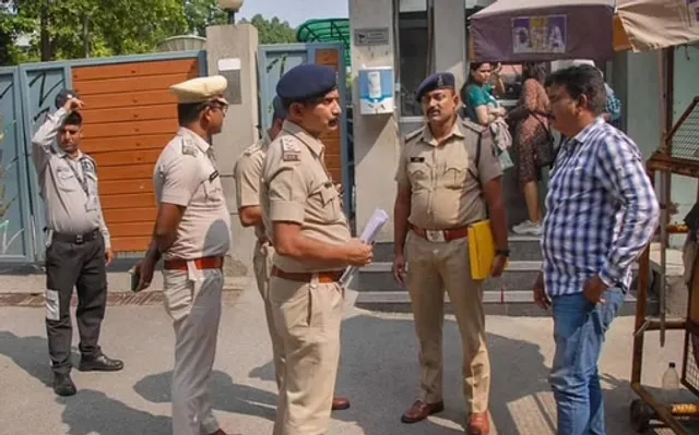 ରାହୁଲ୍‌ ଭିଡିଓ ବିବାଦ: ଆଙ୍କର୍‌ ରୋହିତରଞ୍ଜନ ଫେରାର୍‌ ହେବା ପରେ ୨ ବୁଲେଟିନ୍‌ ପ୍ରଡ୍ୟୁସର୍‌ଙ୍କୁ ବହିଷ୍କାର କଲା ‘ଜି ନିଉଜ୍‌’