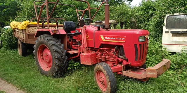 ଚୋରା କାଠ ବୋଝେଇ ଗାଡ଼ି ଜବତ