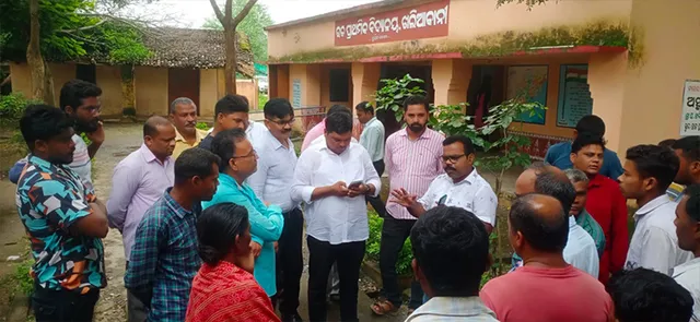 ଜମି ବିବାଦକୁ ନେଇ ଖାଲିଆକାନି ସ୍କୁଲରେ ତାଲା