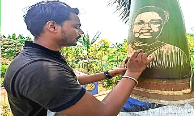 ଗଛରେ ରାଷ୍ଟ୍ରପତିଙ୍କ ପ୍ରତିଛବି ଆଙ୍କିଲେ ସମରେନ୍ଦ୍ର