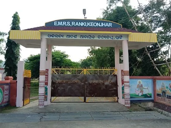 ଦିଆଯାଉଛି ନିମ୍ନମାନର ଖାଦ୍ୟ: ଏକଲବ୍ୟ ବିଦ୍ୟାଳୟରେ ଛାତ୍ର ଅଶାନ୍ତି