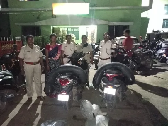 ୧୧୩ ଲିଟର ଦେଶୀ ମଦ ସହ ମହିଳା ଗିରଫ, ସ୍କୁଟି ଜବତ