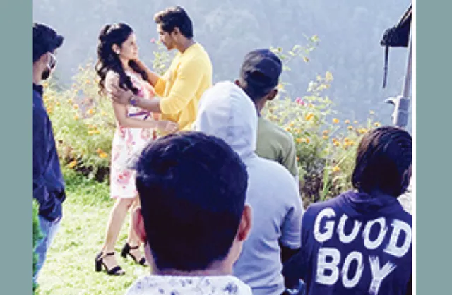 ହିନ୍ଦୀ- ଓଡ଼ିଆ ଦ୍ବିଭାଷୀ ଚଳଚ୍ଚିତ୍ରରେ ଅନେକ ଓଡ଼ିଆ