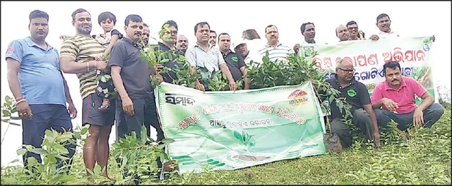 ବନ୍ଧୁତ୍ବ ଦିବସରେ ଗଙ୍ଗୁଆ ବନ୍ଧରେ ଲାଗିଲା ଚାରା