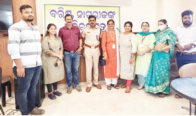 ବରିଷ୍ଠ ନାଗରିକଙ୍କ ସ୍ୱାସ୍ଥ୍ୟ ପରୀକ୍ଷା ଓ ପରିଚୟପତ୍ର ବଣ୍ଟନ