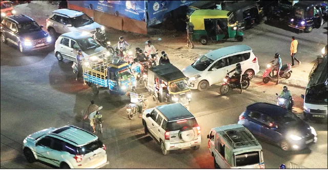 କେବେ ସୁଧୁରିବ ଏସ୍‌ପ୍ଲାନେଡ୍‌ ଛକ ଟ୍ରାଫିକ୍‌ ସମସ୍ୟା?