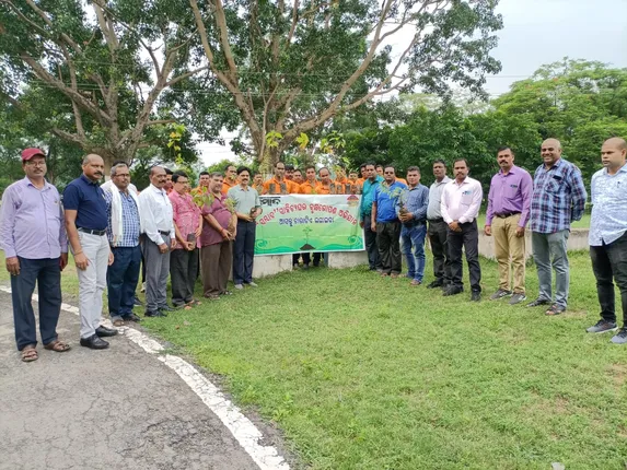 ‘ବୃକ୍ଷ ହିଁ ସମ୍ପଦ, ବୃକ୍ଷ ହିଁ ଜୀବନ’: ଓଏସ୍‌ଏପି ବାଟାଲିୟନରେ ‘ସମ୍ବାଦ-ସାହିତ୍ୟଘର’ର ଚାରାରୋପଣ