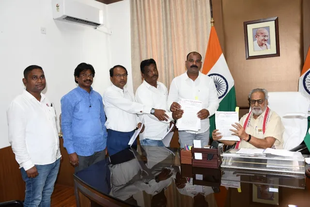 ରାଜ୍ୟପାଳଙ୍କୁ ଭେଟିଲେ ବିସ୍ଥାପିତ ସଂଘର ପ୍ରତିନିଧି: ୧୬୩ ବିସ୍ଥାପିତଙ୍କୁ ଆର୍‌ଏସ୍‌ପିରେ ନିଯୁକ୍ତି ମିଳୁ