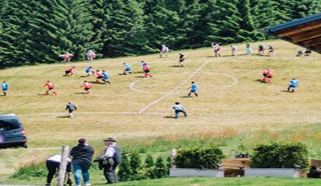 ପାହାଡ଼ରେ ଫୁଟ୍‌ବଲ୍ ଖେଳ!