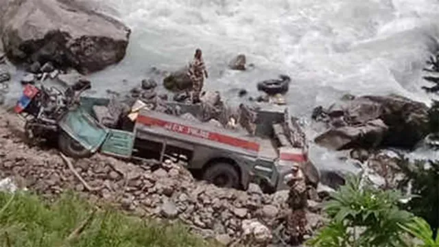 ଖାଇକୁ ଖସିଲା ଆଇଟିବିପି ବସ୍‌: ୭ ଯବାନଙ୍କ ମୃତ୍ୟୁ, ୩୦ ଆହତ