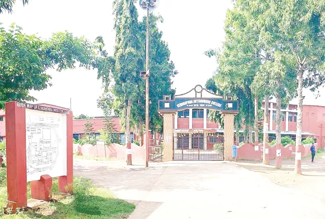 କେନ୍ଦ୍ରାପଡ଼ା କଲେଜ ନାମଲେଖା ଫି’ ବିବାଦରେ ପୂର୍ଣ୍ଣଚ୍ଛେଦ କମିଲା ୮୩ % ଫି’; ଫେରାଇବେ ଟଙ୍କା