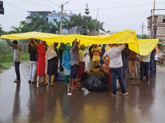 ଯୁବକଙ୍କୁ ଖଣ୍ଡାରେ ସଂଘବଦ୍ଧ ହତ୍ୟା: ଅଭିଯୁକ୍ତଙ୍କୁ ଗିରଫ ଦାବିରେ ରାସ୍ତାରୋକ