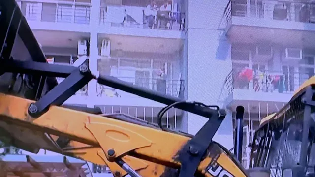 ନଇଡ଼ା ସୋସାଇଟିରେ ମହିଳାଙ୍କୁ ଆକ୍ରମଣ କରିଥିବା ‘ବିଜେପି କର୍ମୀ’ ବିରୁଦ୍ଧରେ ବୁଲ୍‌ଡୋଜର୍‌ କାର୍ଯ୍ୟାନୁଷ୍ଠାନ