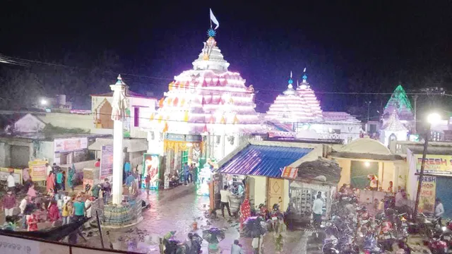 ଜନ୍ମ ଉତ୍ସବରେ ବଳଦେବଜିଉଙ୍କ ପୀଠ ଚଳଚଞ୍ଚଳ, ପାଟରାକ୍ଷୀ ପିନ୍ଧି ଲକ୍ଷେ ତୁଳସୀରେ ଦର୍ଶନ ଦେଲେ ବଡ଼ ଠାକୁର