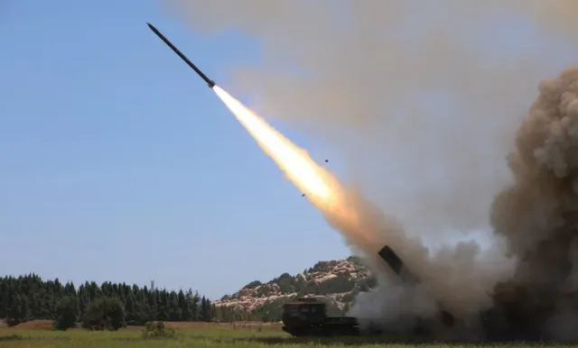  ବଢିଲା ଉତ୍ତେଜନା : ଜାପାନ ଜଳସୀମାରେ ପଡ଼ିଲା ଚୀନ କ୍ଷେପଣାସ୍ତ୍ର