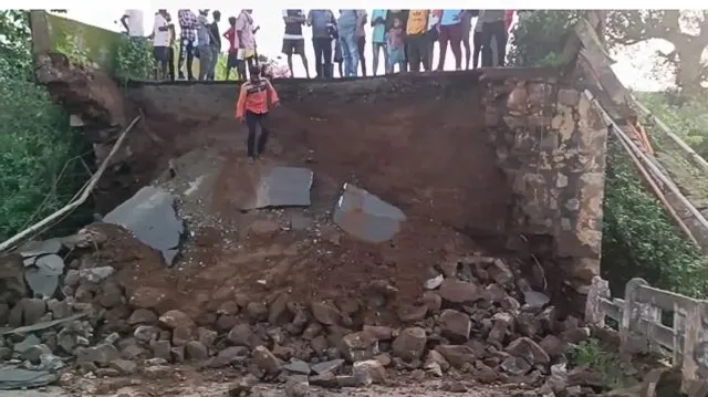 ୩୨୬ ନମ୍ବର ଜାତୀୟ ରାଜପଥରେ ଅଘଟଣ; ଭାଙ୍ଗିଲା ୪୭ ବର୍ଷର ପୁରୁଣା ବ୍ରିଜ୍‌