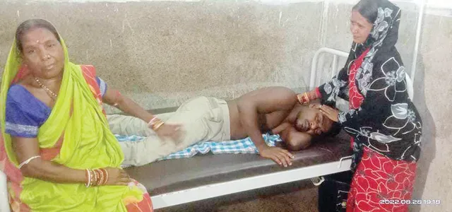 ପୁଲିସ ମାଡ଼ରେ ରକ୍ତବାନ୍ତି କରି ପକାଇଲେ ଯୁବକ