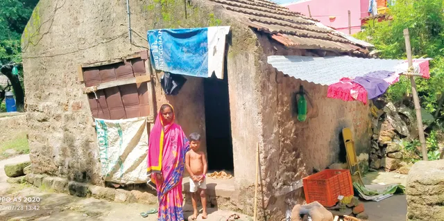 ଭତ୍ତା ଟଙ୍କା, ରାସନ କାର୍ଡ ଚାଉଳରେ ପରିବାର ଚଳେ