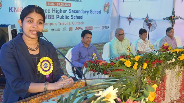 କେଏମ୍‌ବିବି ସାଇନ୍‌ସ ହାୟା‌ର୍ ସେକେଣ୍ଡାରି ସ୍କୁଲ୍‌ର ଓରିଏଣ୍ଟେସନ୍: ‘ଜୀବନରେ କାହାକୁ ଛୋଟ ଭାବନ୍ତୁ ନାହିଁ’