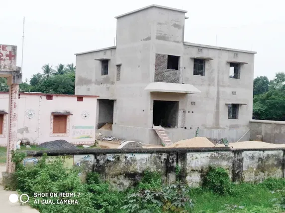 ମଧୁଶାସନ ପ୍ରାଥମିକ ସ୍ବାସ୍ଥ୍ୟକେନ୍ଦ୍ର, ଭୁଶୁଡ଼ି ପଡ଼ିଛି ଭିତ୍ତିଭୂମି