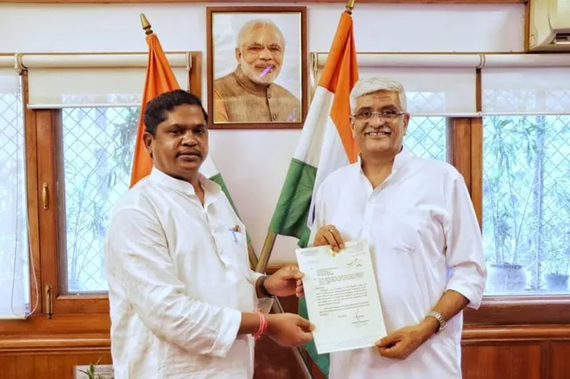 କେନ୍ଦ୍ର ଜଳସମ୍ପଦ ମନ୍ତ୍ରୀଙ୍କୁ ଭେଟିଲେ ସାଂସଦ ରମେଶ ମାଝୀ