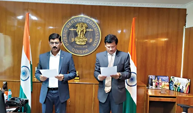 ଓପିଏସ୍‌ସି ସଦସ୍ୟ ଭାବେ ସନତ ମହାନ୍ତି ଶପଥ ନେଲେ