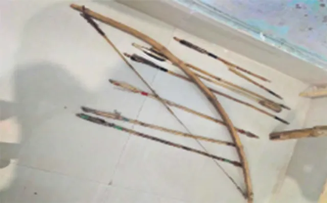 ଚଢ଼ଉ ବେଳେ ପୁଲିସକୁ ତୀରମାଡ଼