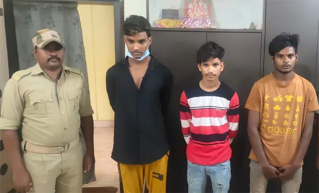 ବୁଲେଟ ଶବ୍ଦକୁ ବିରୋଧ କରିବାରୁ ମାରପିଟ୍‌, ୩ ଗିରଫ