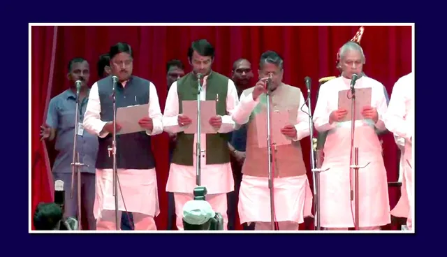 ପୁଣି ଥରେ ମନ୍ତ୍ରୀ ଭାବେ ଶପଥ ନେଲେ ଲାଲୁଙ୍କ ବଡ ପୁଅ ତେଜପ୍ରତାପ, ଏକାଥରକେ ୫ ଜଣ ଲେଖାଏଁ ମନ୍ତ୍ରୀ ନେଉଛନ୍ତି ଶପଥ