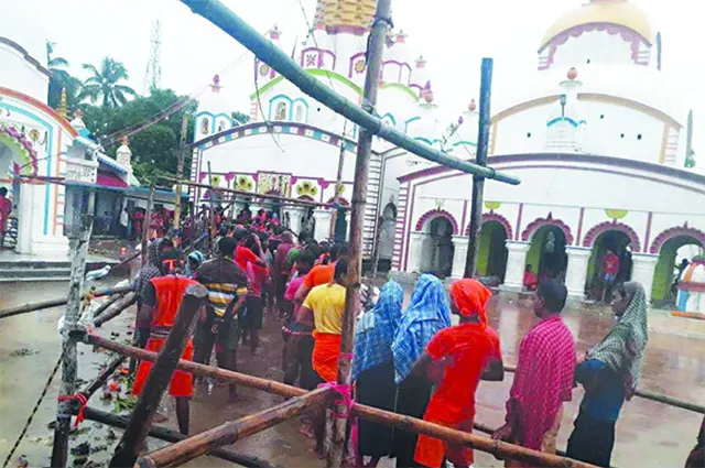 ଶ୍ରାବଣ ପୂର୍ଣ୍ଣିମାରେ ବାବା ଚନ୍ଦନେଶ୍ବରଙ୍କ ପୀଠ ଚଳଚଞ୍ଚଳ, ଲକ୍ଷାଧିକ କାଉଡ଼ିଆ କଲେ ଜଳାଭିଷେକ