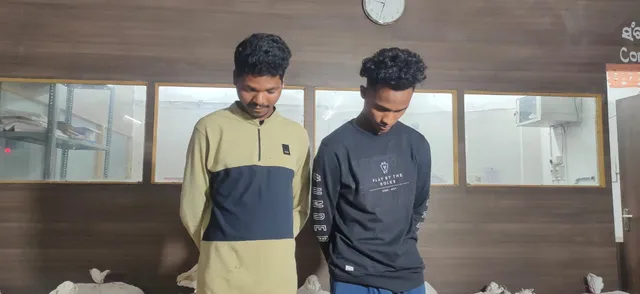 କାରରୁ ୩୪୯ କିଲୋ ୫୦୦ ଗ୍ରାମ୍ ଗଞ୍ଜେଇ ଜବତ, ୨ ଗିରଫ