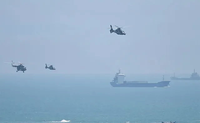 ୧୭ ଚୀନ୍ ବିମାନ, ୫ ଜାହାଜ ତାଇୱାନ ପ୍ରଣାଳୀର ମଧ୍ୟମ ରେଖା ଅତିକ୍ରମ କରିଛନ୍ତି: ରିପୋର୍ଟ