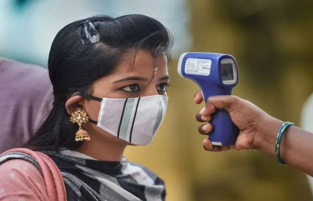 ୧୬ ହଜାର ତଳକୁ ଖସିଲା ଦେଶରେ କୋଭିଡ୍‌-୧୯ ଦୈନିକ ସଂକ୍ରମଣ; ଦ୍ରୁତ ହ୍ରାସ ପାଉଛି ସକ୍ରିୟ ଆକ୍ରାନ୍ତଙ୍କ ସଂଖ୍ୟା