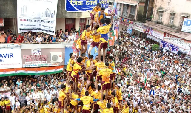 ଥାନେ ଦହିହାଣ୍ଡି କାର୍ଯ୍ୟକ୍ରମରେ ସିନ୍ଦେ ଓ ଉଦ୍ଧବ ଗୋଷ୍ଠୀ ଶକ୍ତିପ୍ରଦର୍ଶନ ପାଇଁ ପ୍ରସ୍ତୁତ