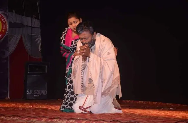 ପେସା ସାମ୍ବାଦିକତା; ନିଶା ମଞ୍ଚ ଅଭିନୟ ଓ କଳାକାର ସୃଷ୍ଟି 