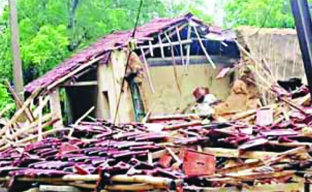 ଲଗାଣ ବର୍ଷାରେ ଘର ଭୁଶୁଡ଼ିଲା; ‌ବାସହରା ୧୦ ପରିବାର