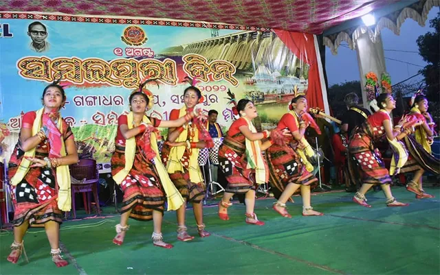 ସାର୍ବଜନୀନ ମହୋତ୍ସବର ରୂପ ନେଲା ସମ୍ବଲପୁରୀ ଦିନ୍