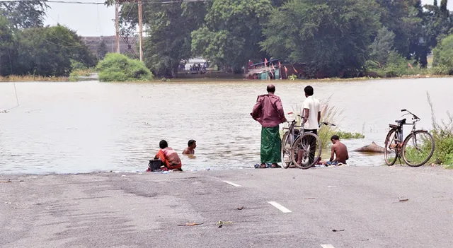 ୬ ଦିନ ହେଲା ପଛୁଆ ପାଣିରେ ବୁଡ଼ିଛି ମାଳତୀ ପୋଲ, ସମ୍ବଲପୁର-ସୋନପୁର ମଧ୍ୟରେ ଯୋଗାଯୋଗ ବିଛିନ୍ନ