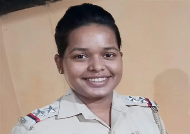 ମହିଳା ପୁଲିସ ଏସ୍ଆଇଙ୍କ ଆତ୍ମହତ୍ୟା: ଆଇଆଇସି ରେବତୀ ଶବରଙ୍କ ନାଆଁରେ ଏତଲା ଦେଲେ ମୃତାଙ୍କ ମା