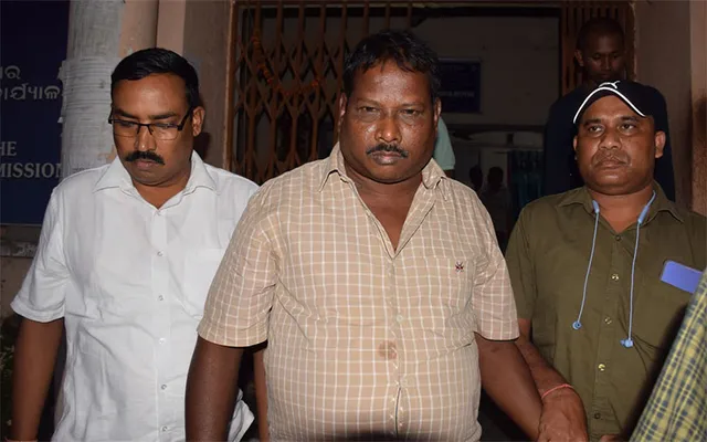 ଭିଜିଲାନ୍ସ ଜାଲରେ ସମ୍ବଲପୁର ଯୁଗ୍ମ ଶ୍ରମ ଆୟୁକ୍ତଙ୍କ ଅଫିସ୍‌ର କନିଷ୍ଠ କିରାଣି