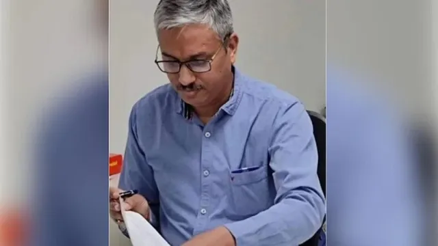 ସିବିଆଇ ଅଧିକାରୀଙ୍କ ଉପରେ ଟ୍ରକ ଚଢ଼ାଇ ହତ୍ୟା କରିବାର ଉଦ୍ୟମ ବିଫଳ, କାର୍ ଡ୍ରାଇଭରଙ୍କ ପାଇଁ ବଞ୍ଚିଲା ଜୀବନ