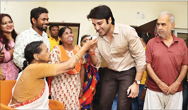 ଜେରିଆଟ୍ରିକ୍ ସେଣ୍ଟରରେ ଚକ୍ଷୁ ଚିକିତ୍ସା ଶିବିର କରି ଜନ୍ମଦିନ ପାଳିଲେ ଆକାଶ