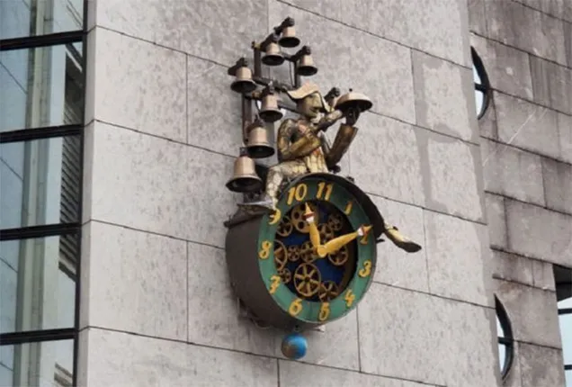 ଖୋଲା ଝରକା: ଘଣ୍ଟାରେ ୧୨ଟା ବାଜେନି