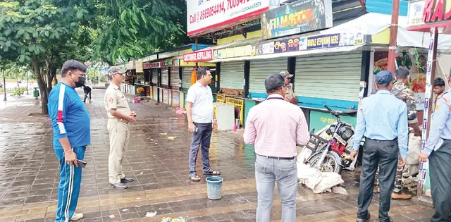 ସୁଲଭ ଶୌଚାଳୟ ସିଲ୍‌, ରାସ୍ତାରେ ଭାସୁଛି ପାଇଖାନା ଆବର୍ଜନା