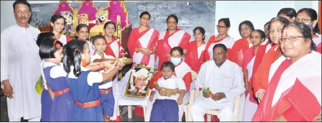 ଗୁରୁଙ୍କ ହାତ ଧରି ବାଟ ଚାଲିଲେ ସଫଳତା ମିଳେ